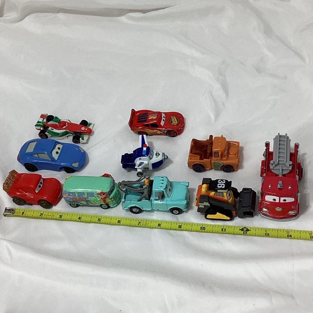 Disney Cars Movie Cars Lot lightning McQueen Mater Fillmore VW Francesco
Lot AA - Picture 8 of 8